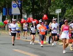 马拉松附加赛掀起高潮，渝州雷豹队逆转庐州雄狮队，高压逼抢奏功——经验成为胜负手